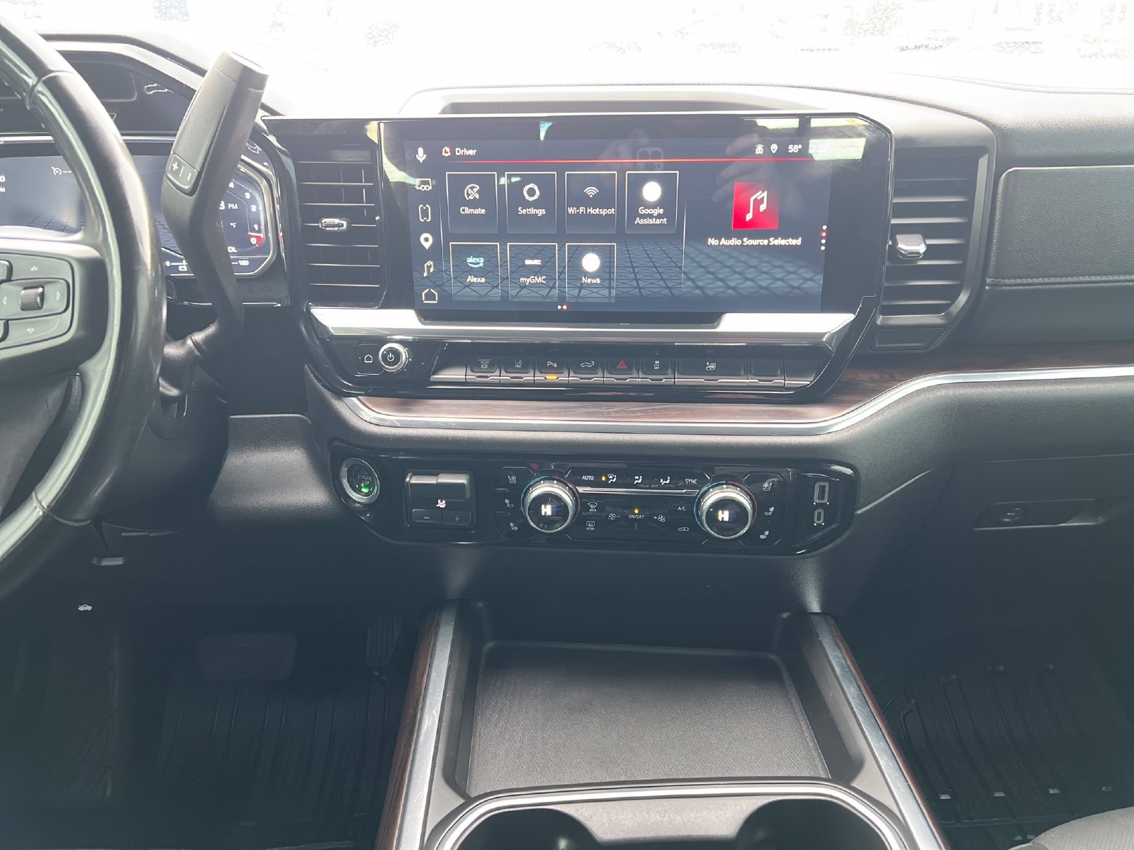Used 2025 GMC Sierra 3500 SLT w/ SLT Premium Package AWD/4WD image 28