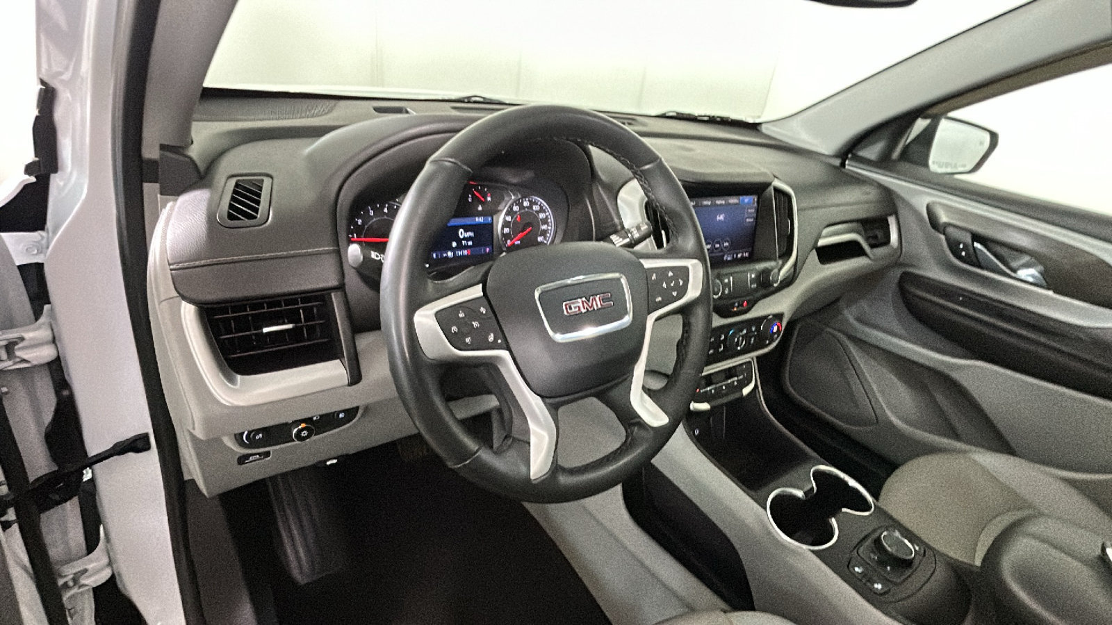 Used 2023 GMC Terrain SLT AWD/4WD image 17