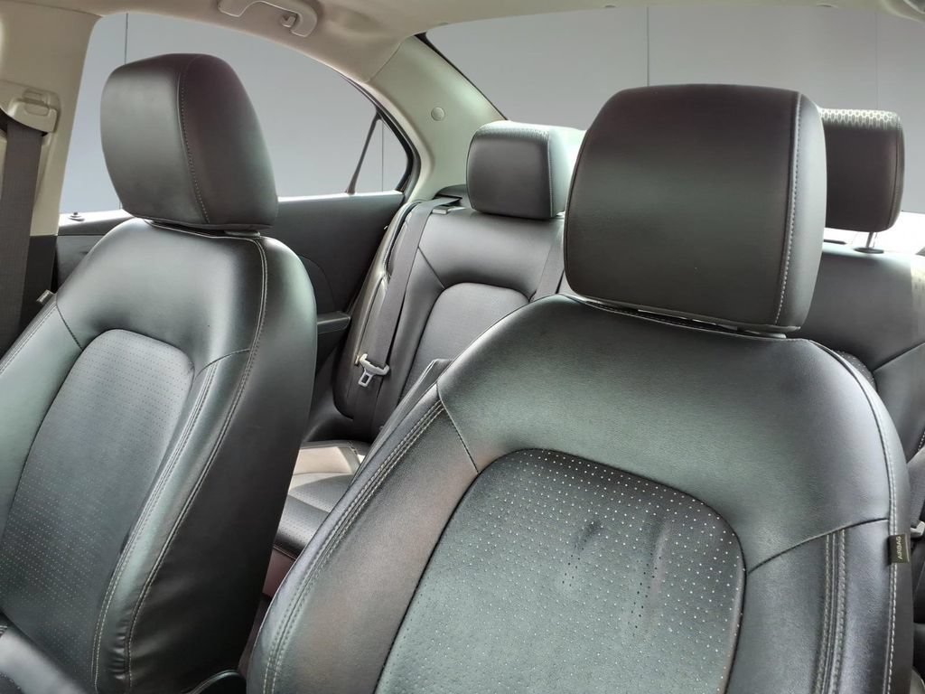 Used 2019 Chevrolet Sonic Premier FWD image 15
