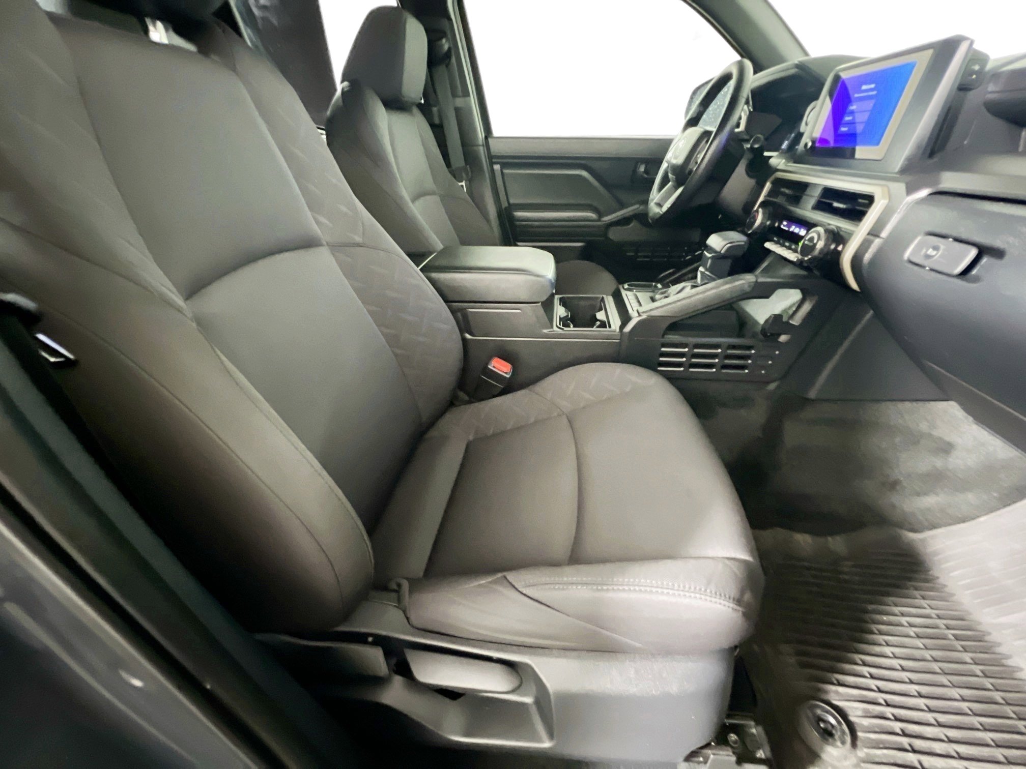 Used 2025 Toyota Tacoma SR w/ SR Upgrade Package image 31