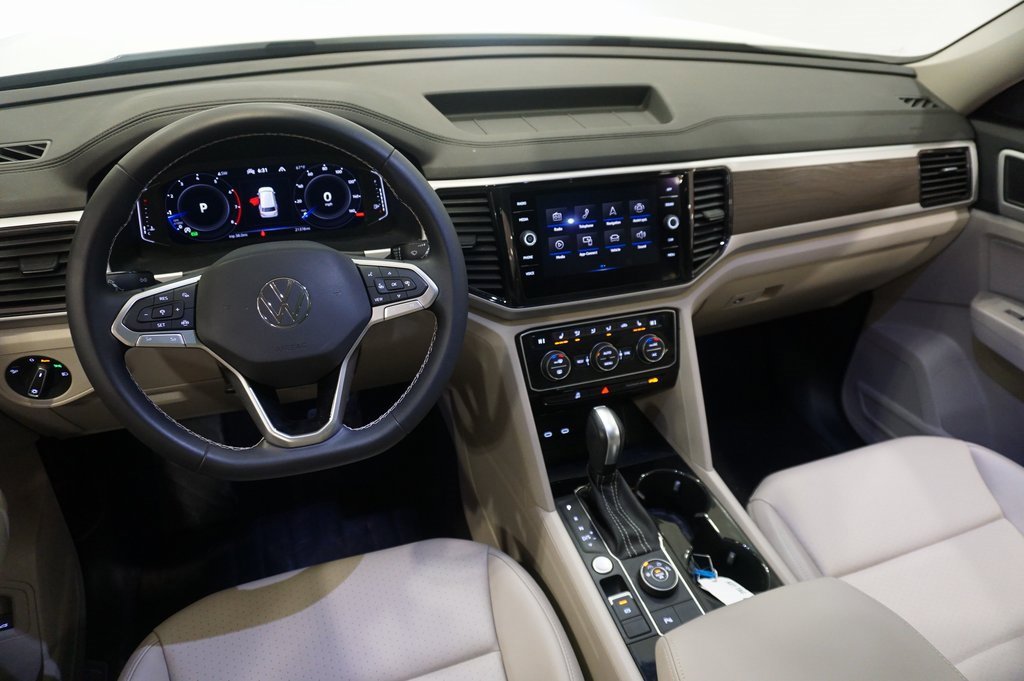 Used 2022 Volkswagen Atlas SE w/ Panoramic Sunroof Package image 14
