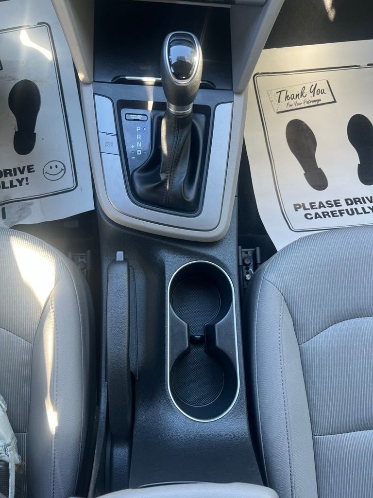 Used 2017 Hyundai Elantra SE FWD image 23