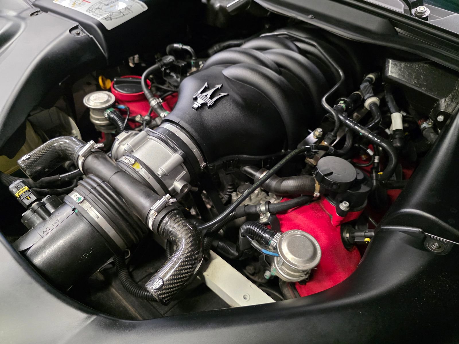 Used 2015 Maserati GranTurismo Sport RWD image 43
