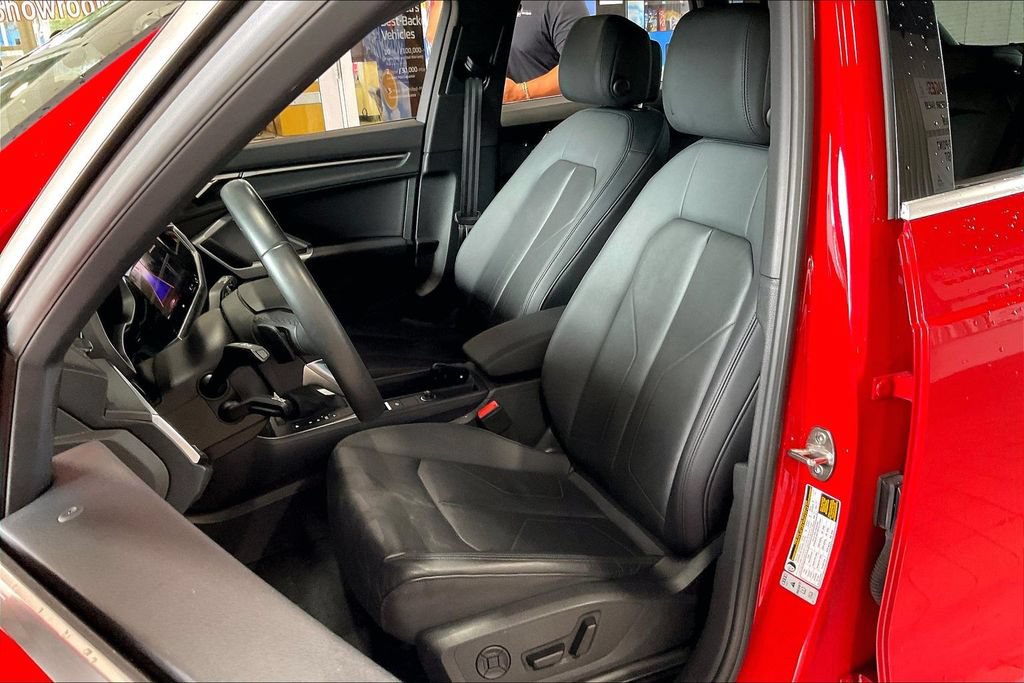 Used 2025 Audi Q3 2.0T Premium AWD/4WD image 3