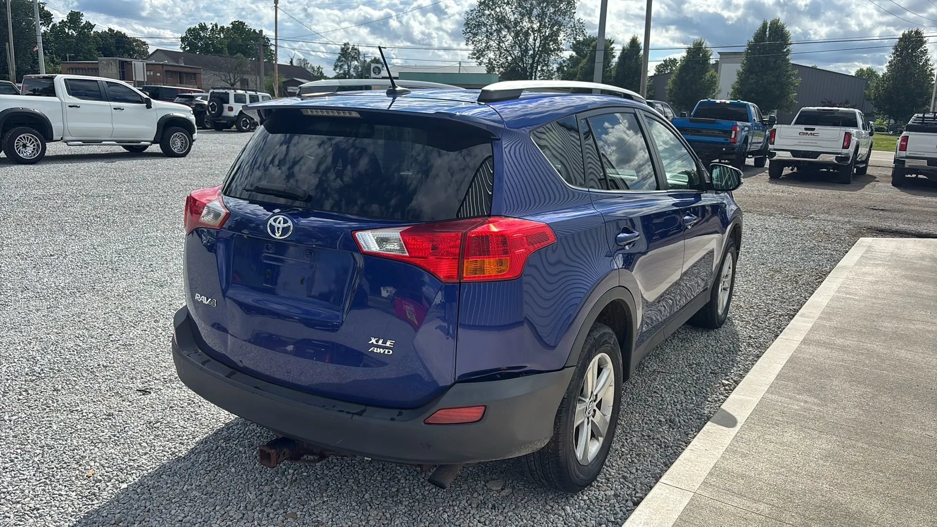 Used 2015 Toyota RAV4 XLE AWD/4WD image 6