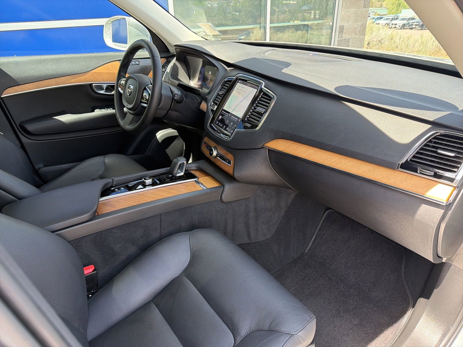 Used 2024 Volvo XC90 B6 Plus w/ Protection Package Premier AWD/4WD image 27