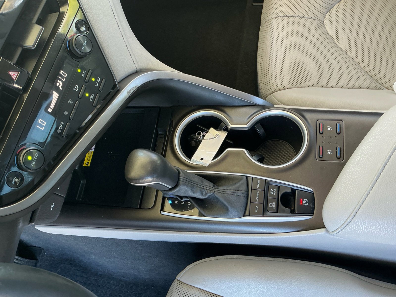 Certified 2024 Toyota Camry XLE w/ Navigation Package image 15