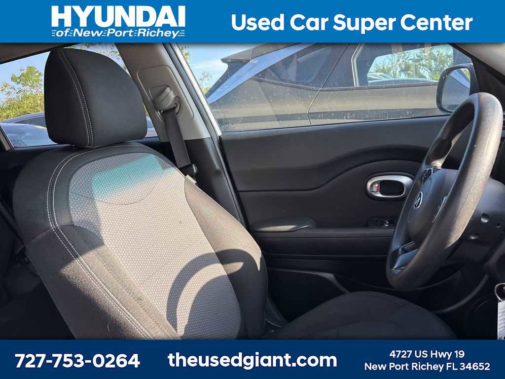 Used 2019 Kia Soul + image 7