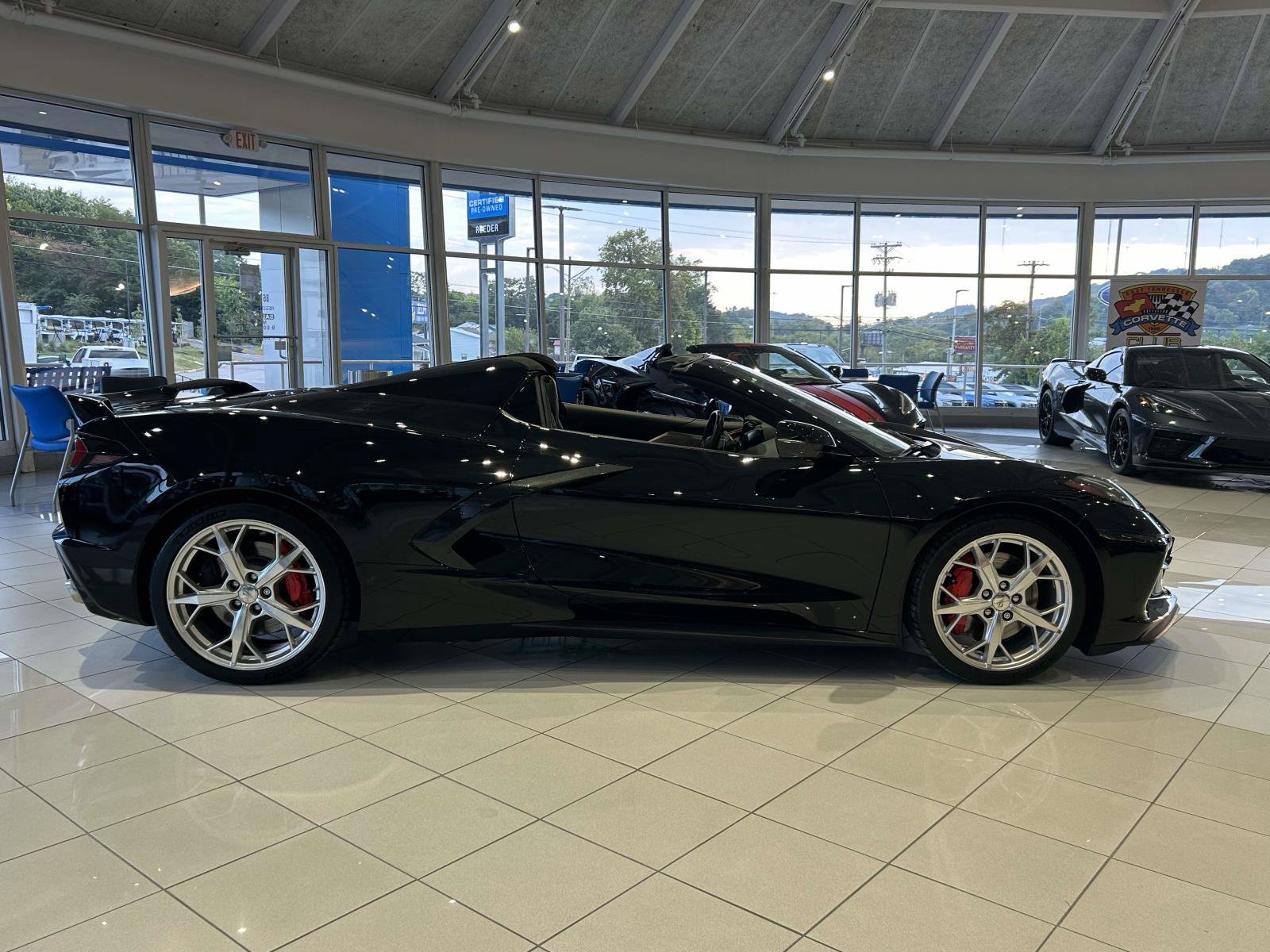 Used 2021 Chevrolet Corvette Stingray Premium Conv w/ Z51 Performance Package RWD image 8