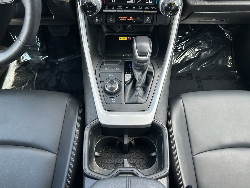 Used 2022 Toyota RAV4 XLE Premium image 12