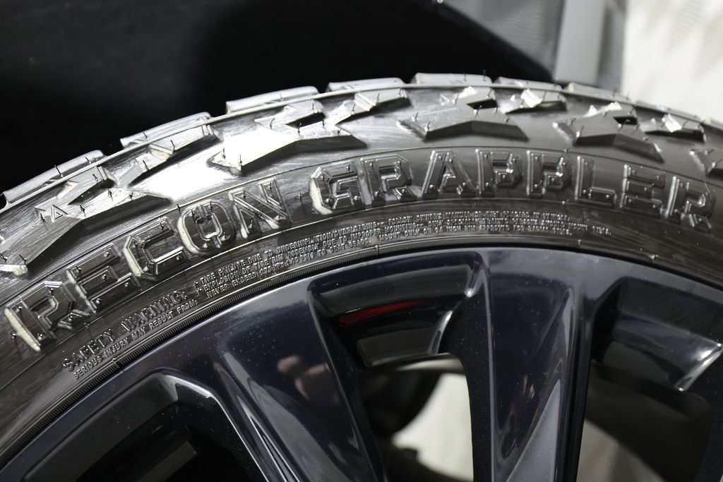 Used 2026 Cadillac Escalade V w/ LPO, ONYX Package image 53