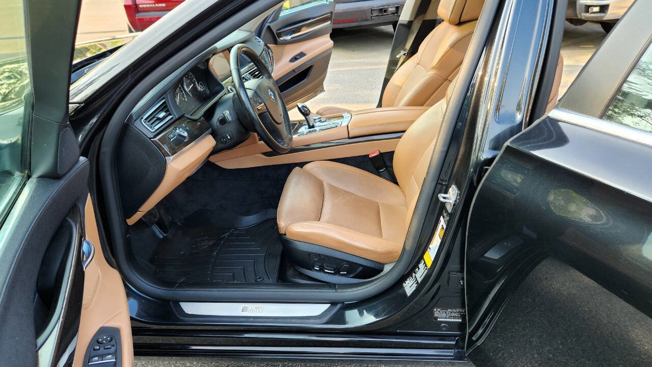 Used 2011 BMW 750Li xDrive 750Li xDrive AWD 4dr Sedan image 26