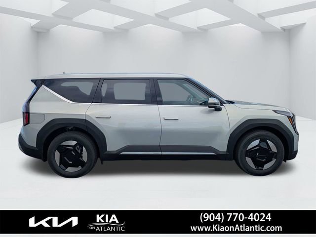New 2026 Kia EV9 Light RWD image 2