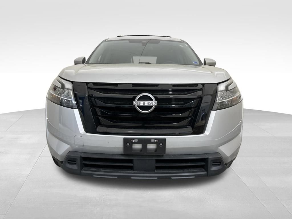 Used 2022 Nissan Pathfinder SV w/ SV Black Package image 9