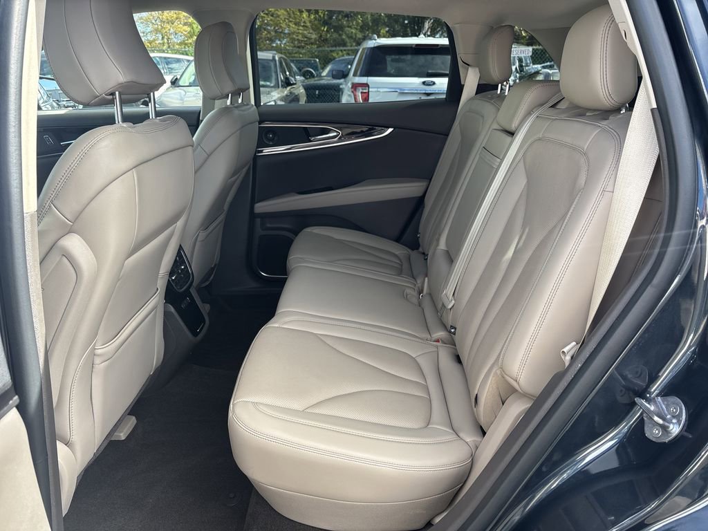 Certified 2022 Lincoln Nautilus Reserve w/ Luxury Package image 13