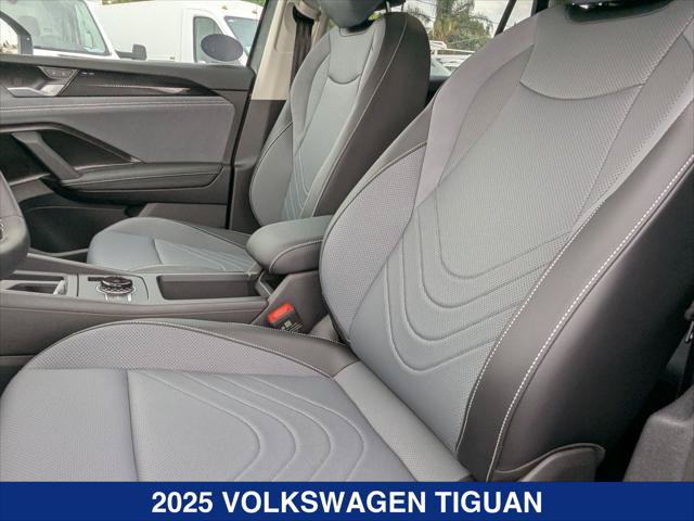 New 2025 Volkswagen Tiguan SE AWD/4WD image 12