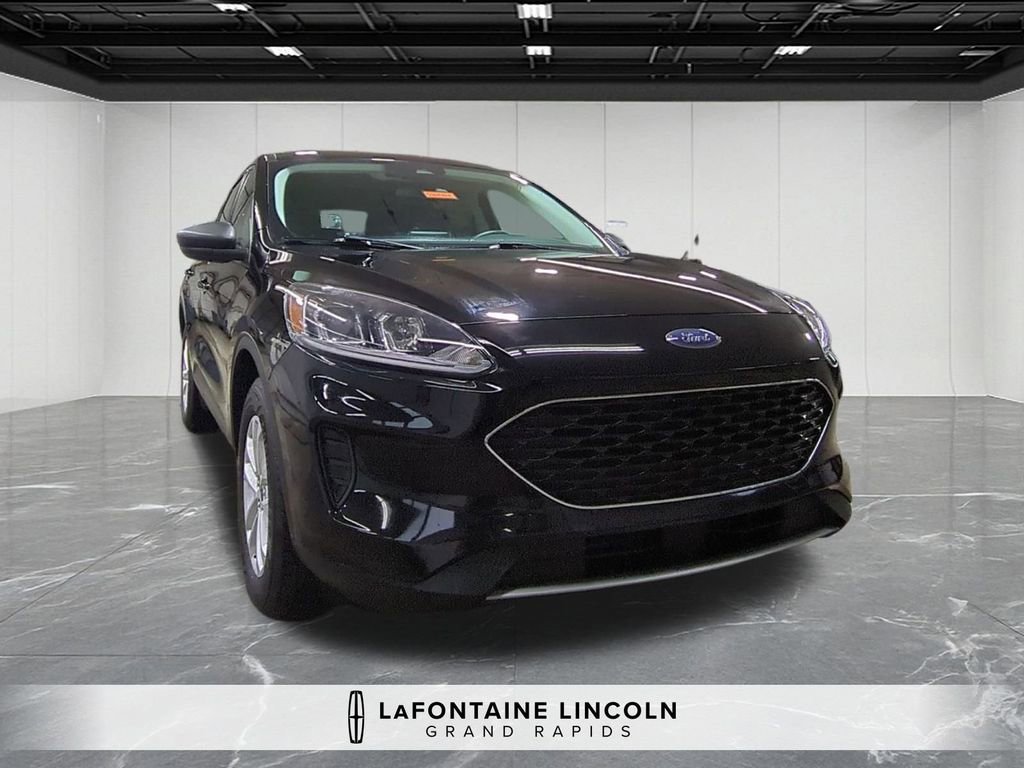 Used 2022 Ford Escape SE w/ Convenience Package image 2