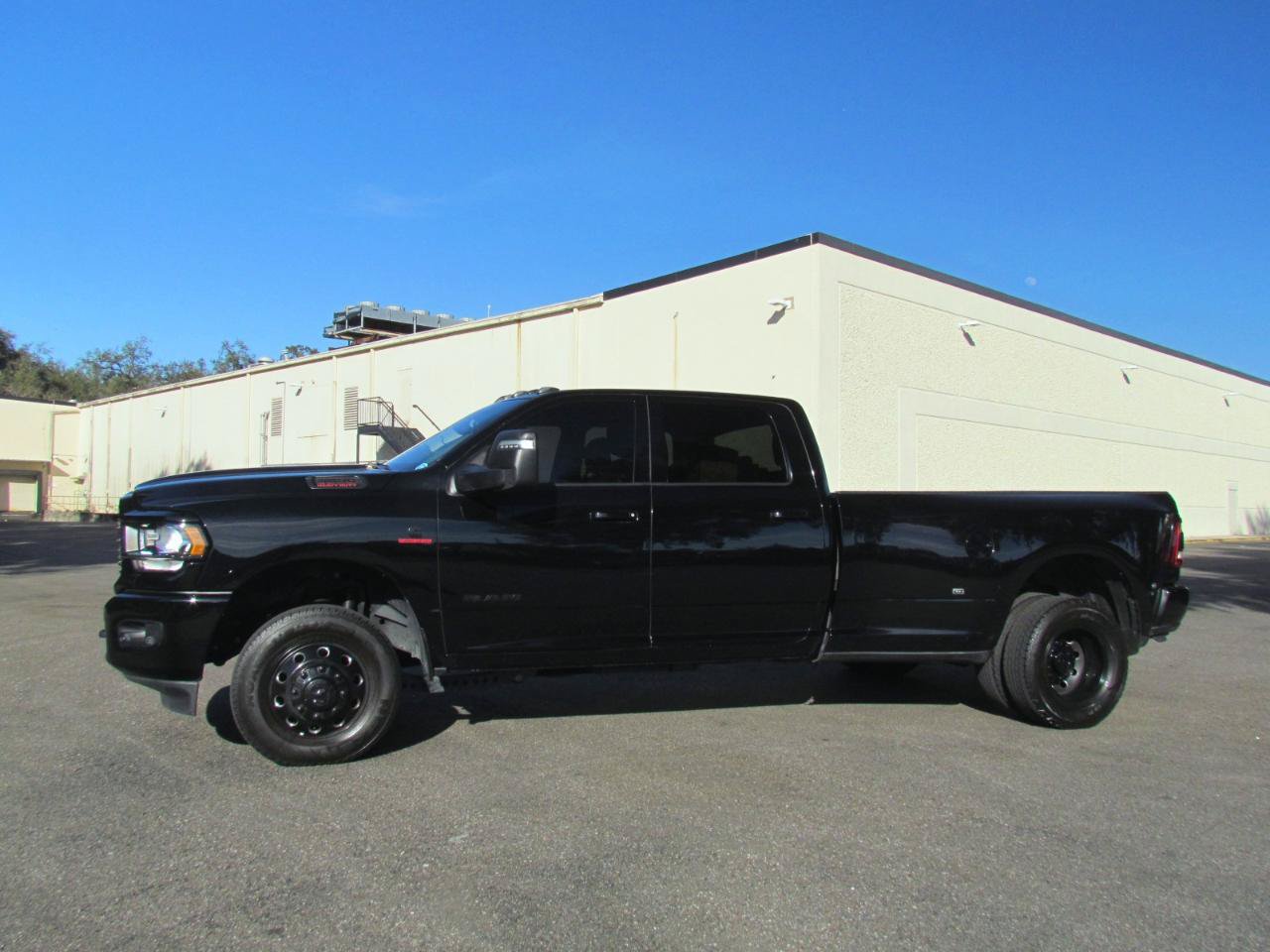 Used 2024 RAM 3500 Big Horn w/ Night Edition AWD/4WD image 7