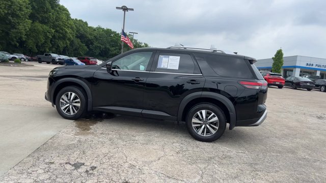 Used 2024 Nissan Pathfinder SL FWD image 6