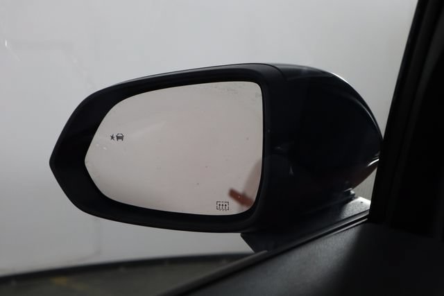 Used 2025 Chevrolet Equinox EV RS FWD image 42