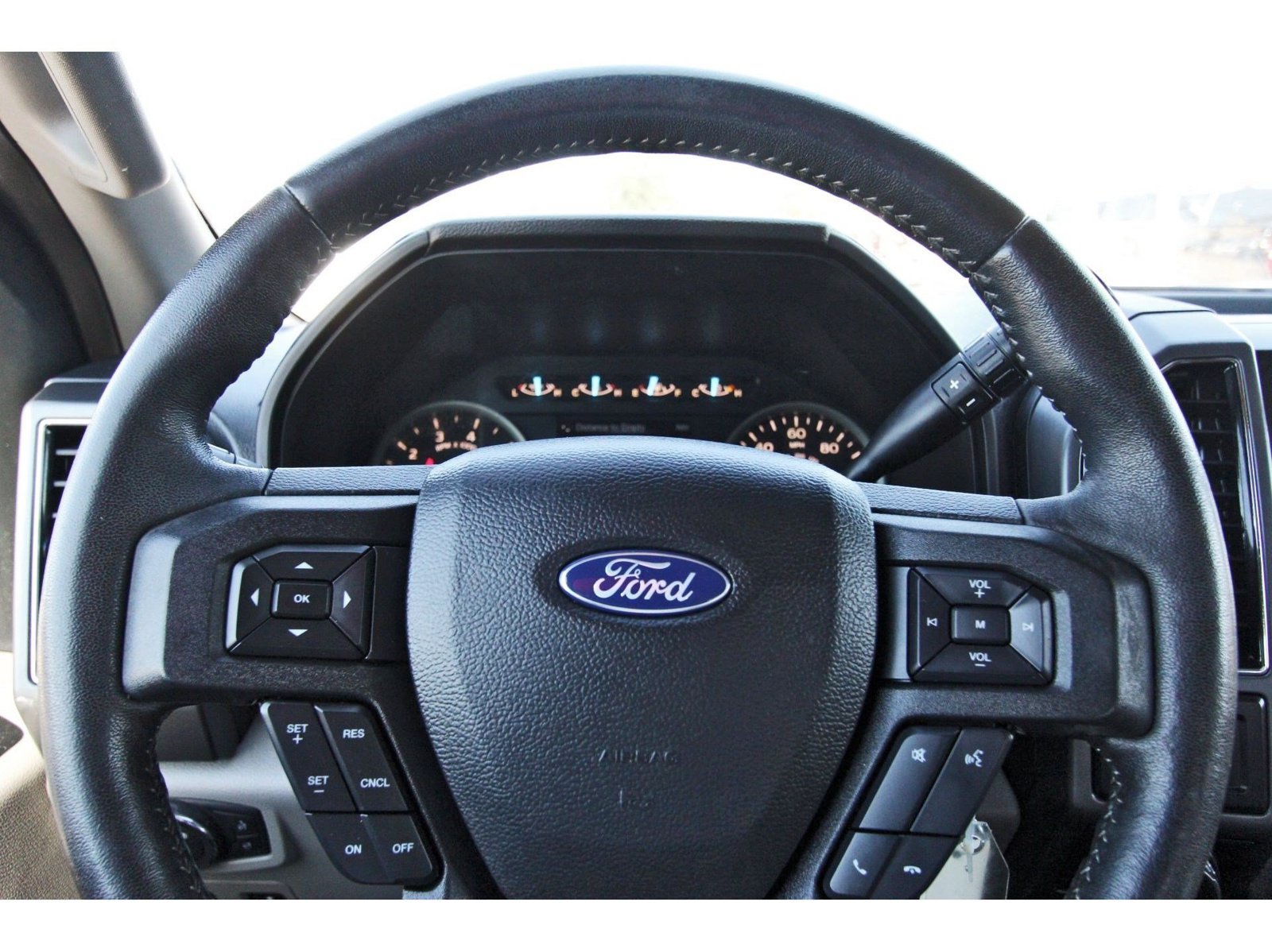 Used 2019 Ford F150 XLT w/ Equipment Group 302A Luxury AWD/4WD image 16