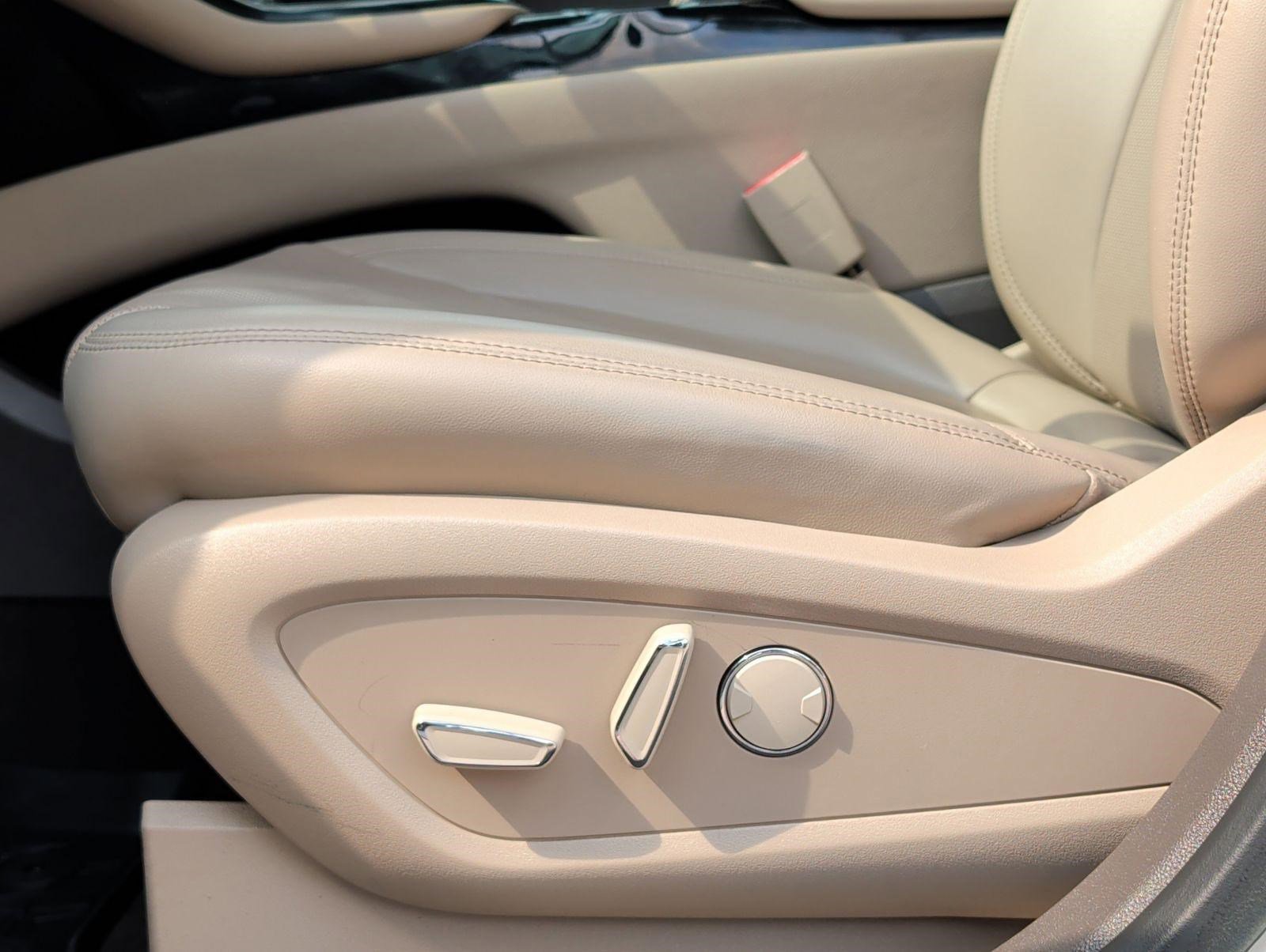 Used 2022 Lincoln Nautilus Reserve w/ Equipment Group 201A image 10