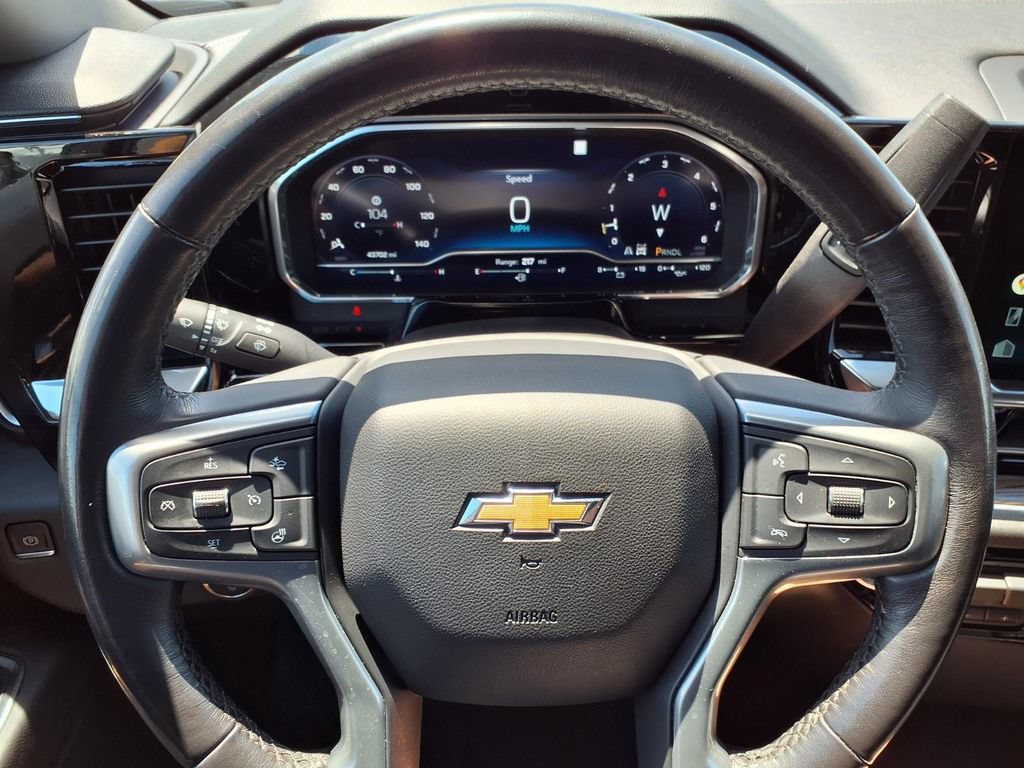 Used 2022 Chevrolet Silverado 1500 LT AWD/4WD image 10