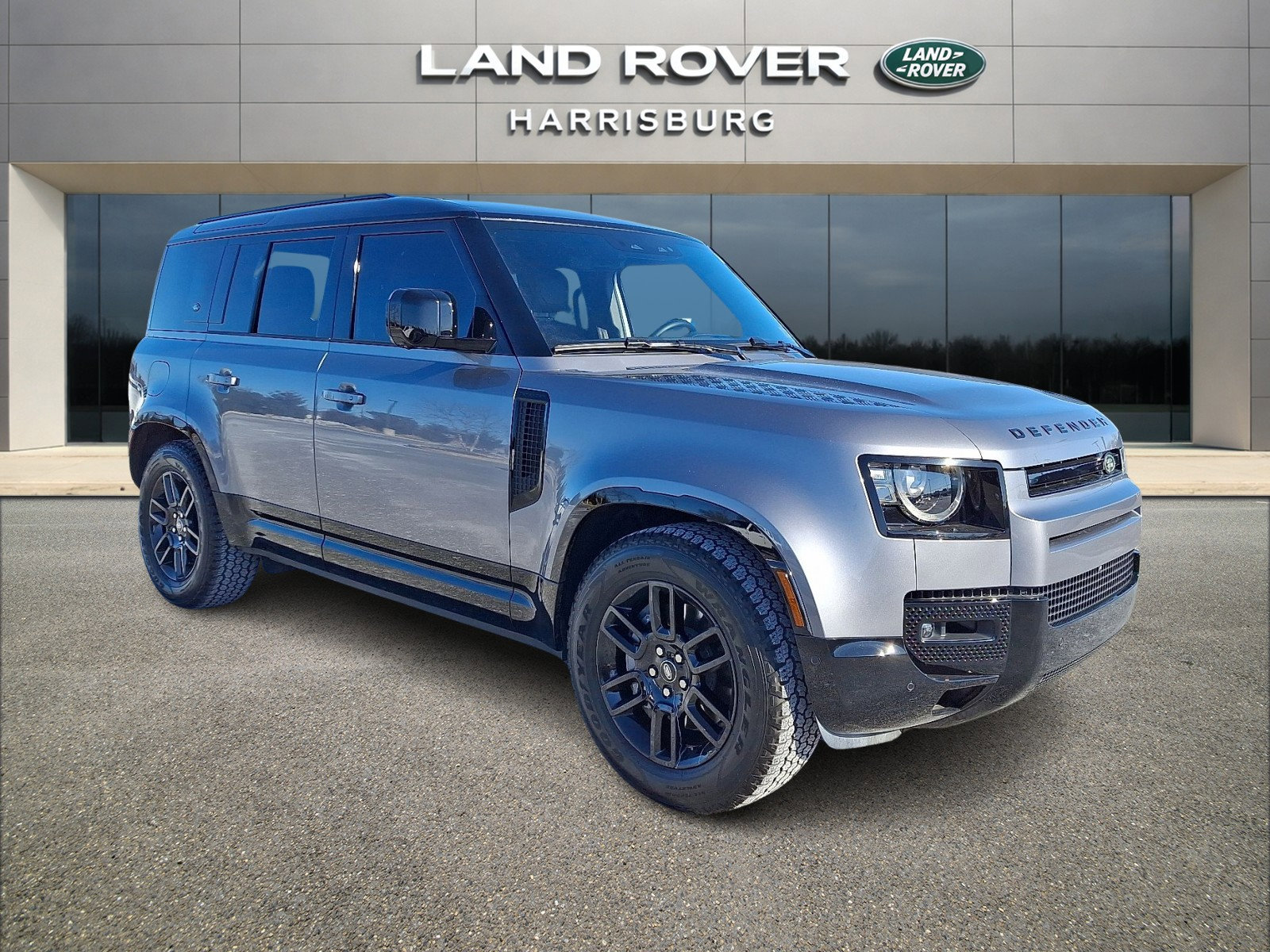 Used 2024 Land Rover Defender 110 X-Dynamic SE image 5