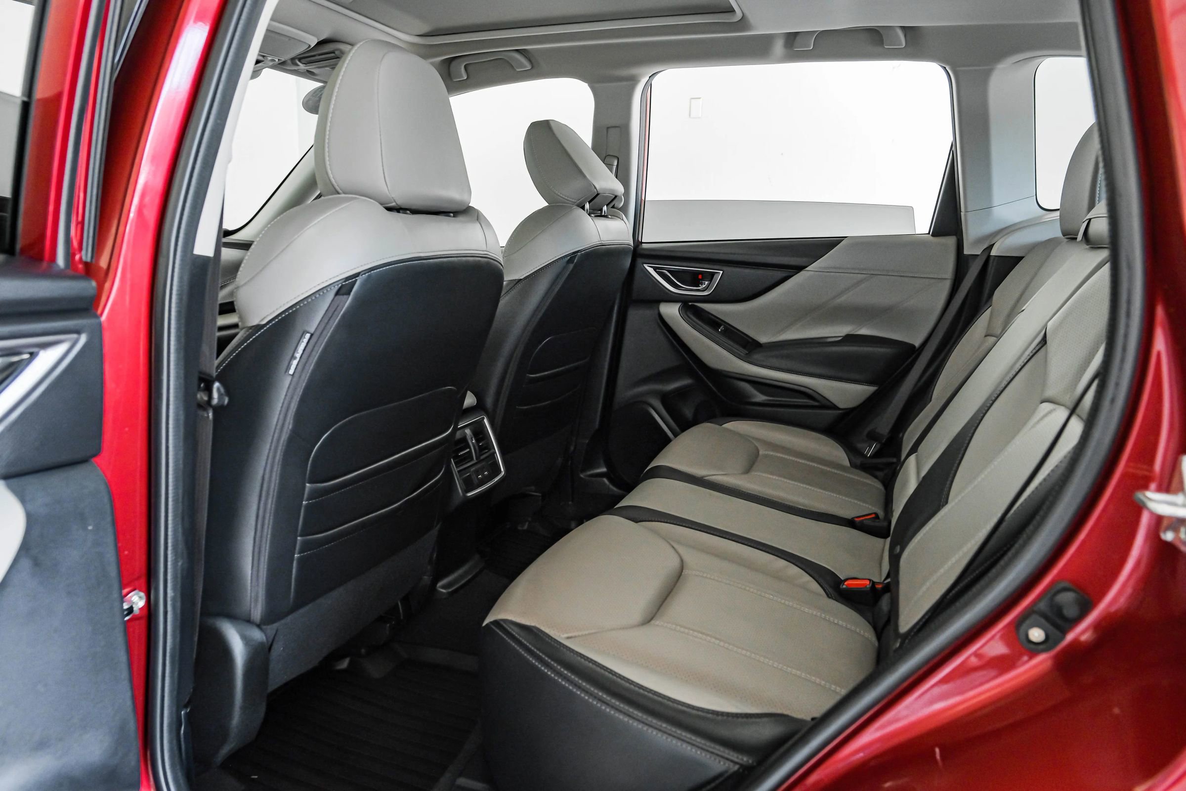 Used 2023 Subaru Forester Limited w/ Popular Package #2 image 31