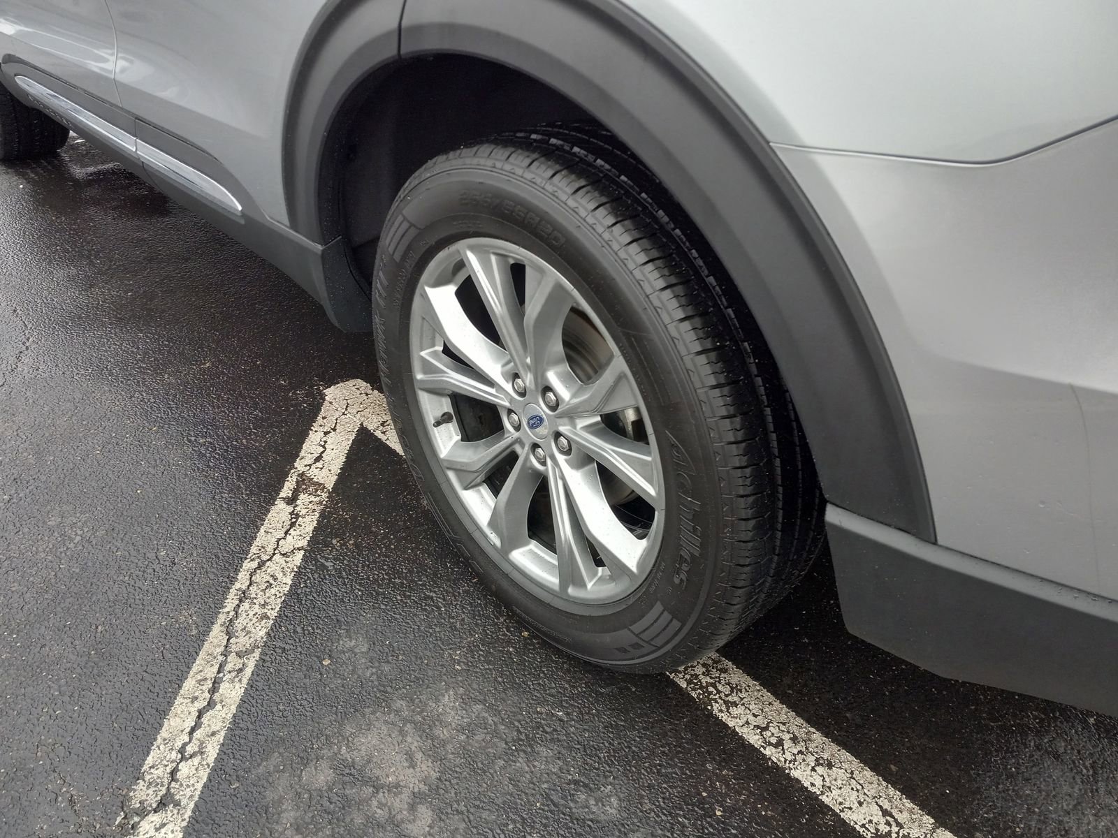 Used 2023 Ford Explorer Limited image 11