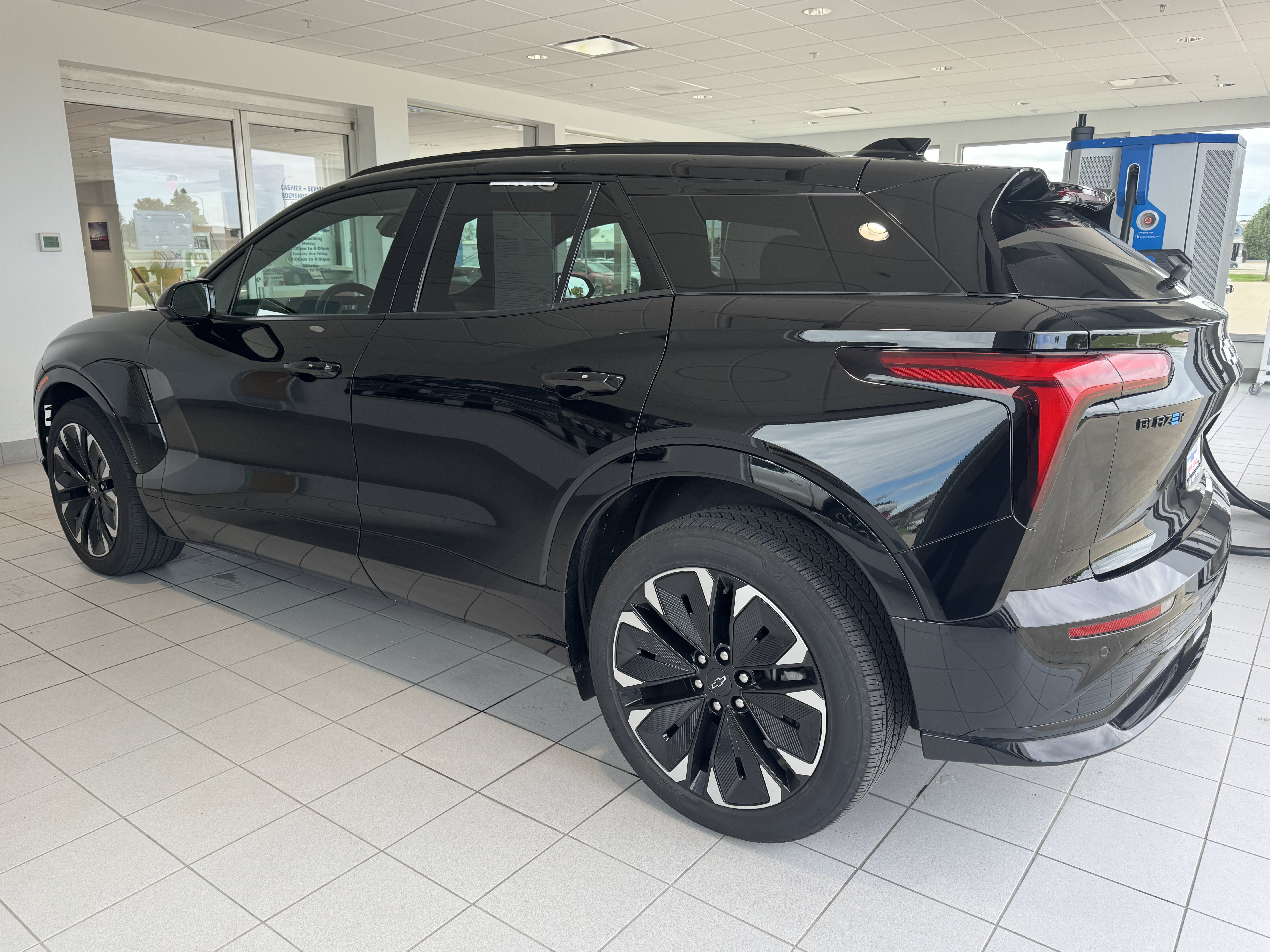 Used 2024 Chevrolet Blazer EV RS AWD/4WD image 10