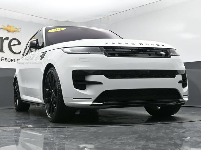 Used 2023 Land Rover Range Rover Sport SE Dynamic AWD/4WD image 3