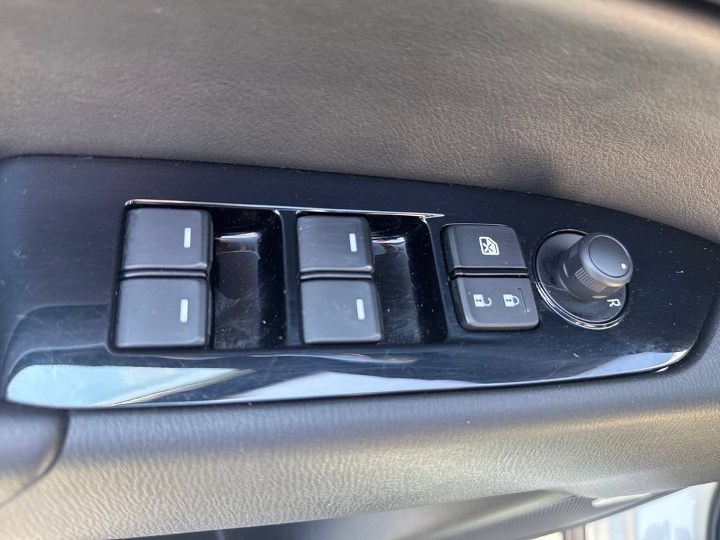 Used 2018 MAZDA CX-5 Touring w/ Preferred Equipment Package FWD image 13