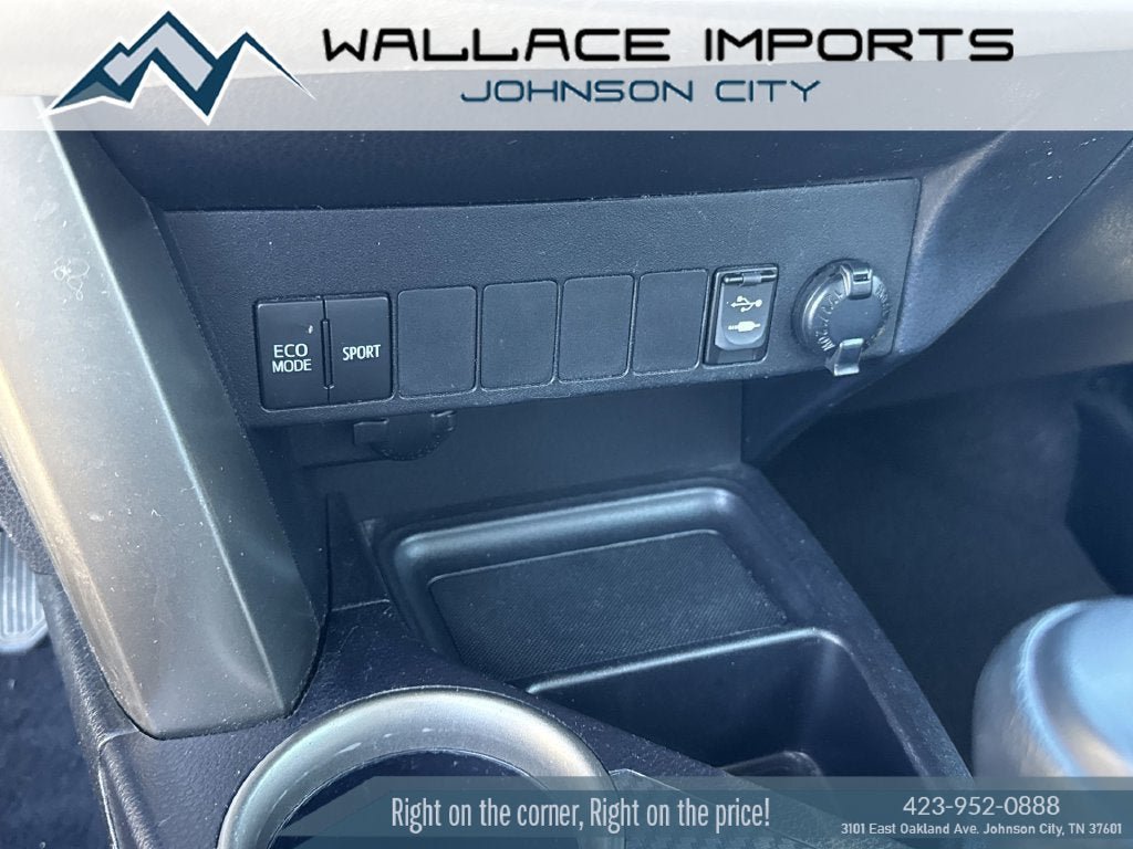 Used 2013 Toyota RAV4 LE FWD image 25