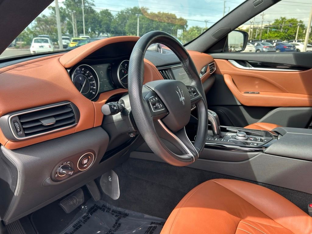 Used 2023 Maserati Levante GT AWD/4WD image 15