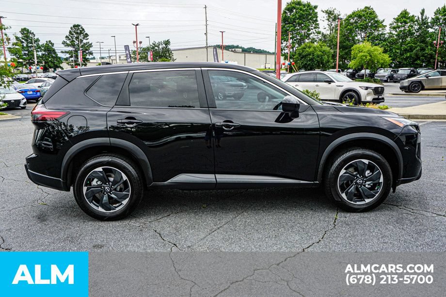 Used 2024 Nissan Rogue SV FWD image 8