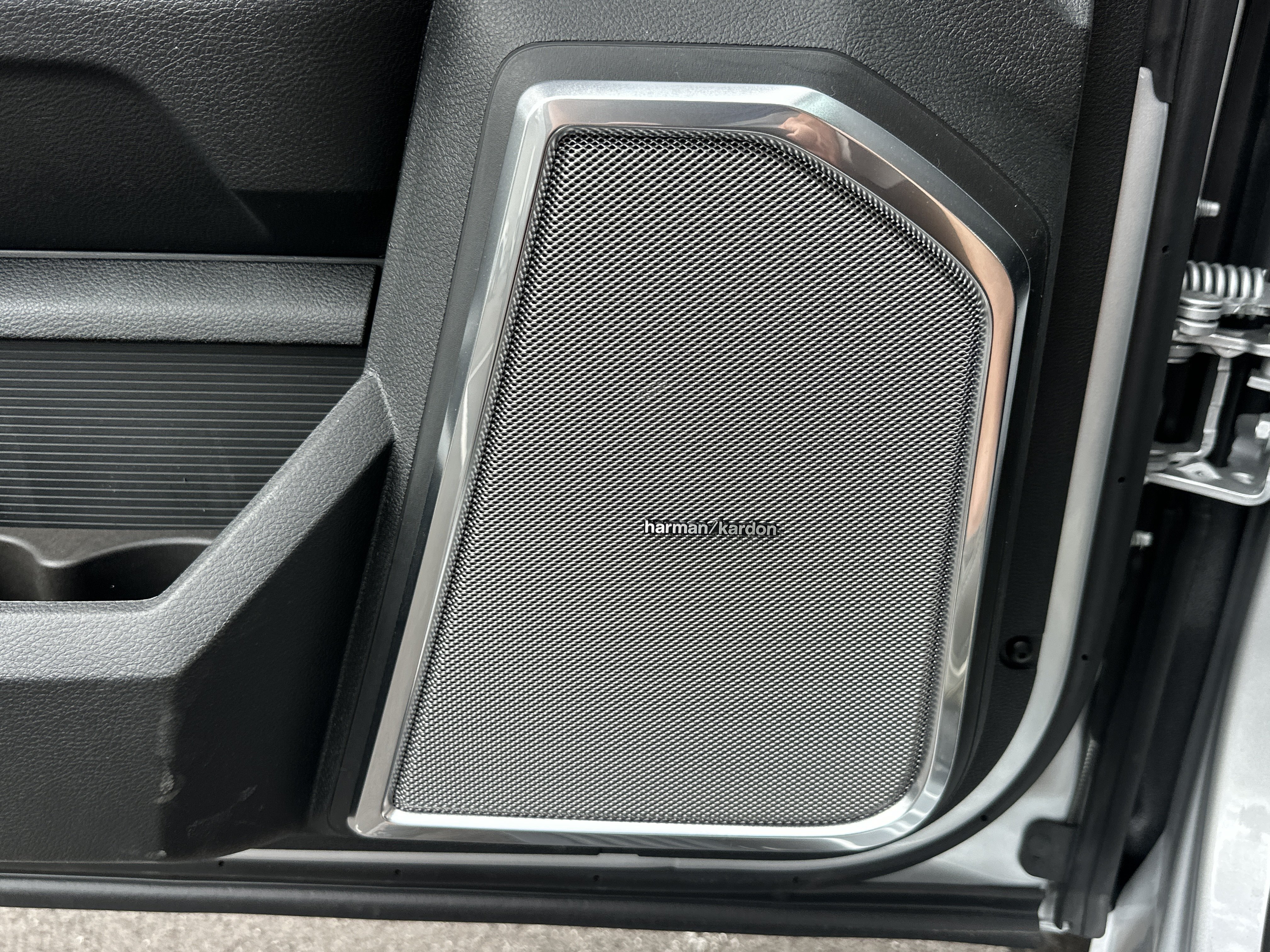 New 2026 RAM 2500 Laramie AWD/4WD image 16