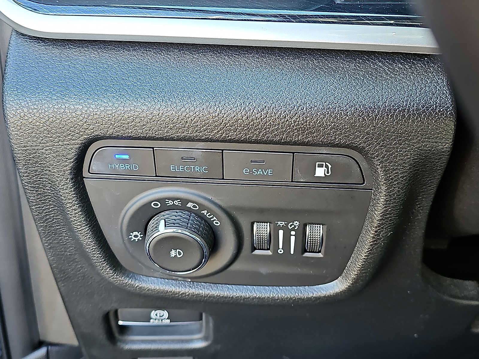 Used 2022 Jeep Grand Cherokee Trailhawk AWD/4WD image 28