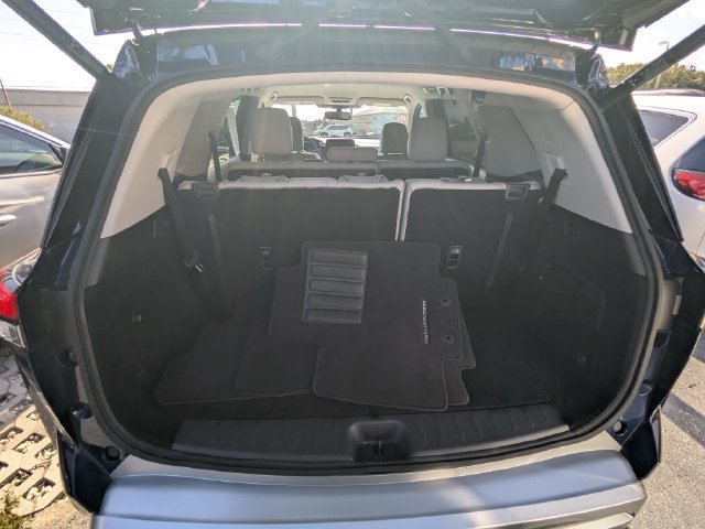 Used 2022 Nissan Pathfinder SL AWD/4WD image 9
