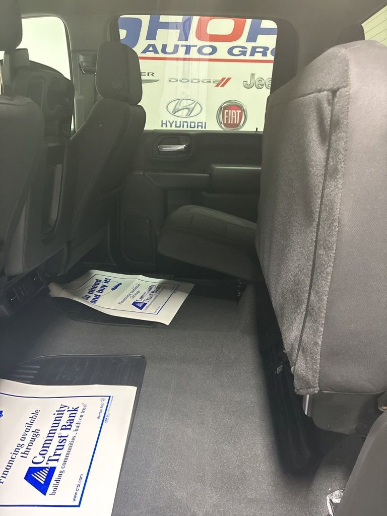 Used 2025 Chevrolet Silverado 2500 Custom w/ Custom Value Package image 22