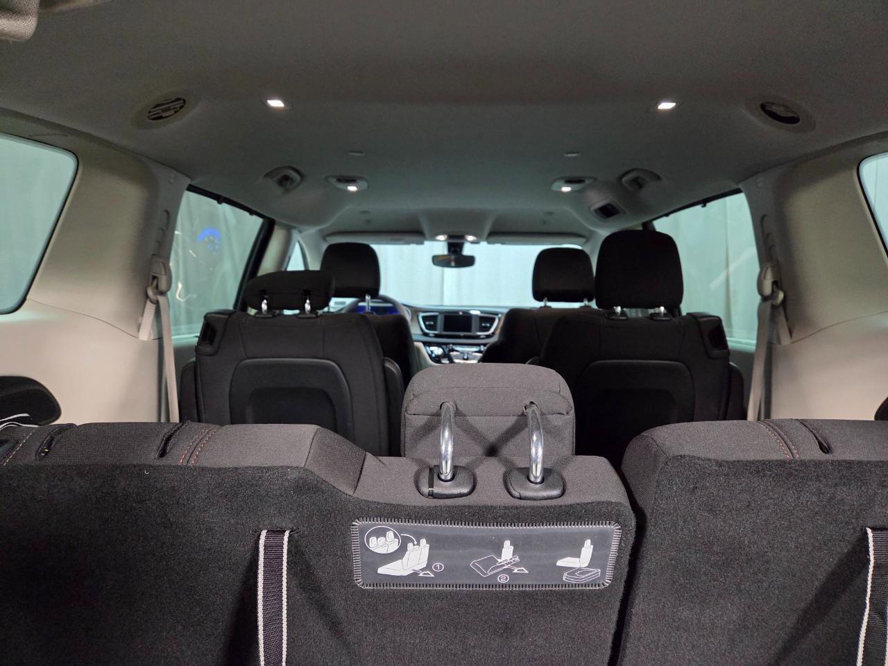 Used 2018 Chrysler Pacifica Touring Plus w/ Tire & Wheel Group image 10