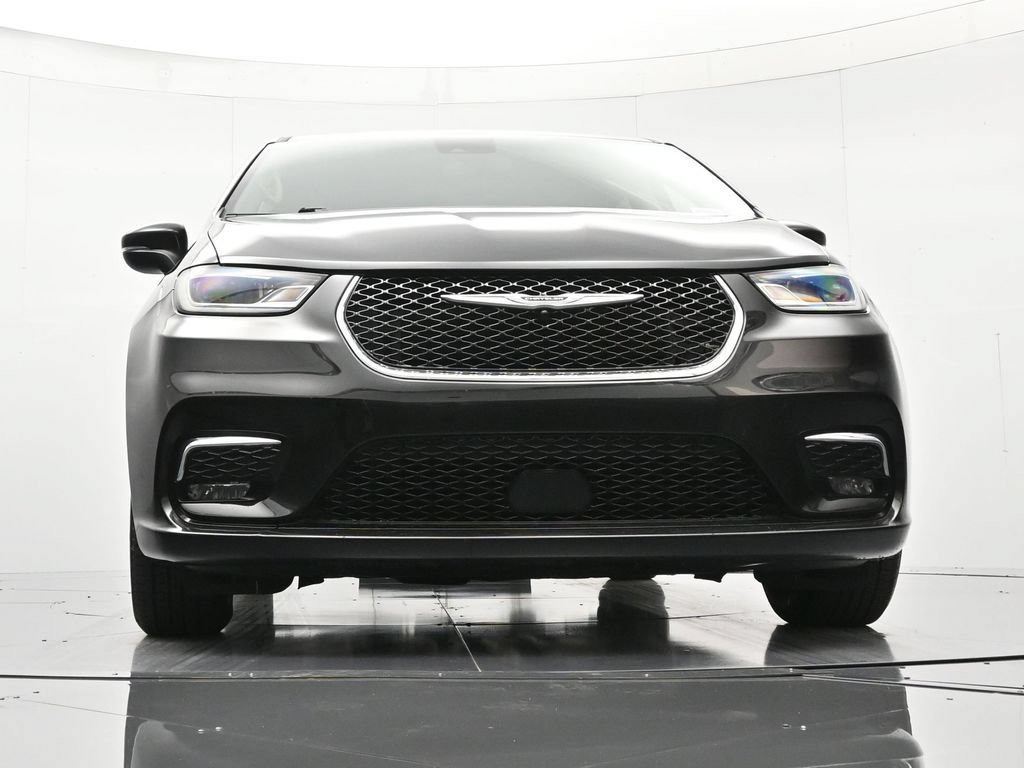 Certified 2023 Chrysler Pacifica Touring-L FWD image 39