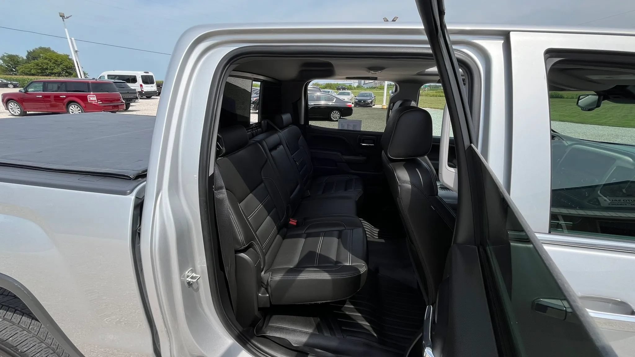 Used 2018 GMC Sierra 1500 Denali w/ Denali Ultimate Package AWD/4WD image 11