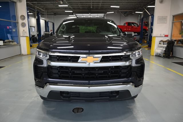 Used 2023 Chevrolet Silverado 1500 LT AWD/4WD image 2