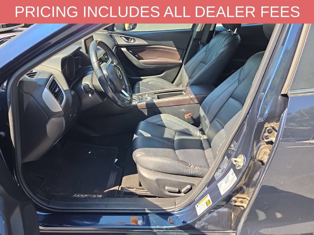 Used 2017 MAZDA MAZDA3 Touring FWD image 3
