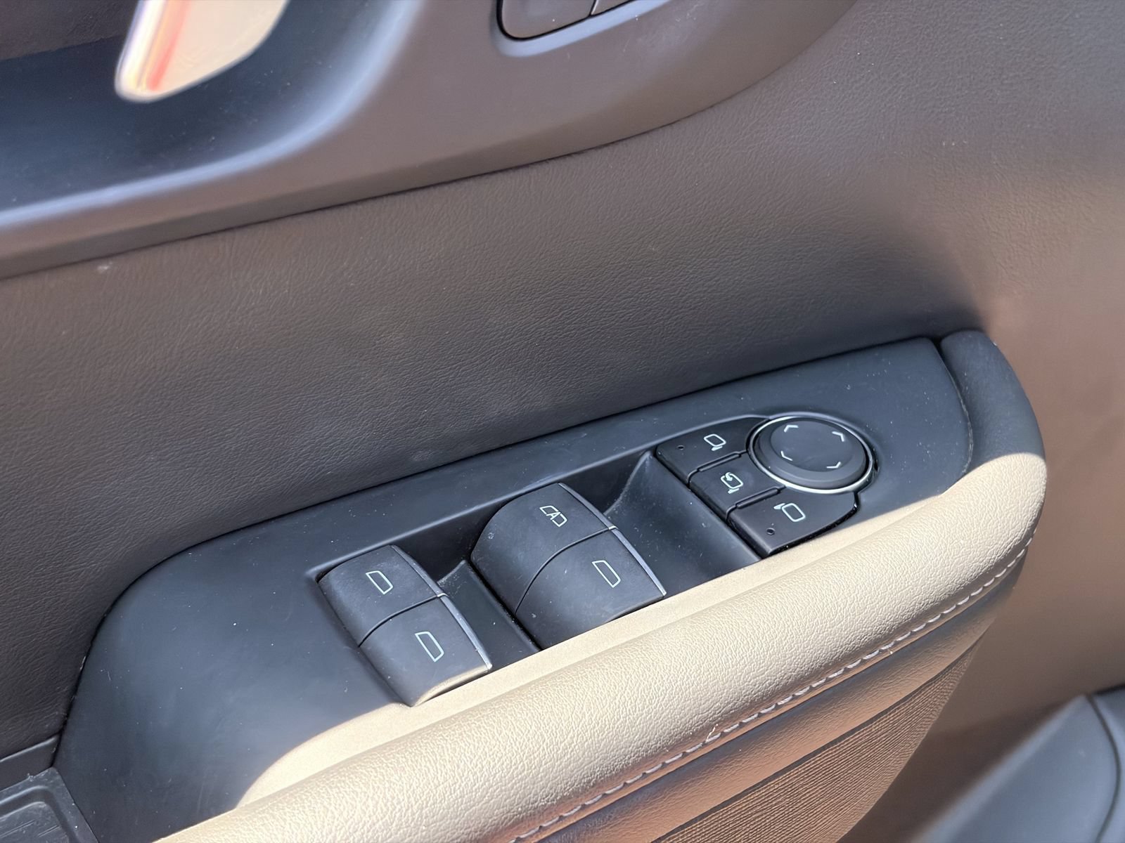 Used 2025 Buick Enclave Sport Touring FWD image 18