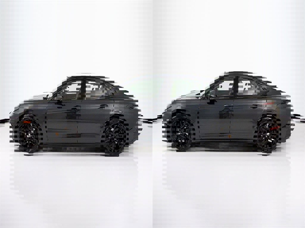 New 2026 Porsche Panamera 4 image 2