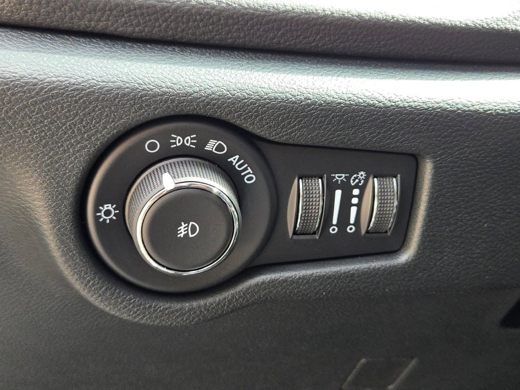 New 2026 Chrysler Pacifica Select image 26