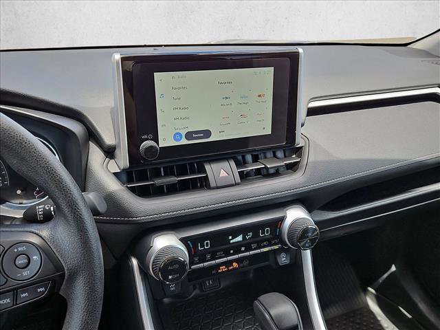 Used 2025 Toyota RAV4 XLE FWD image 15