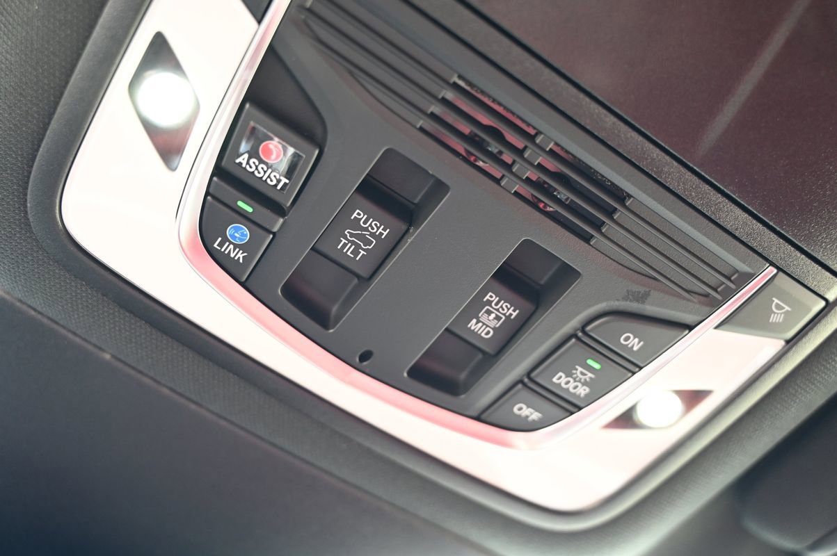 Used 2023 Acura MDX A-Spec image 37